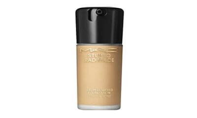 Free MAC Studio Radiance Foundation